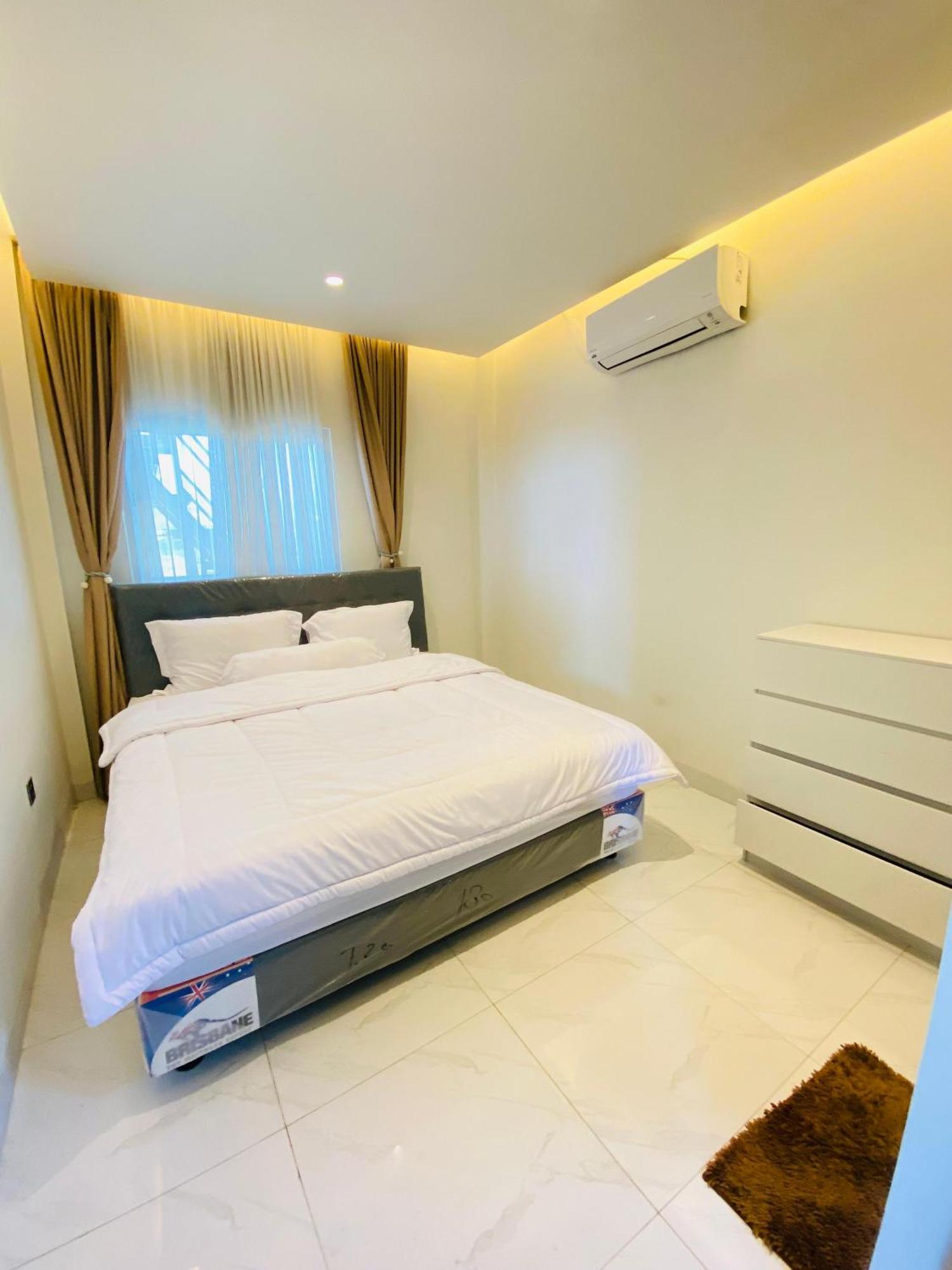 Villa Imperial Diamond Cibadak  ภายนอก รูปภาพ