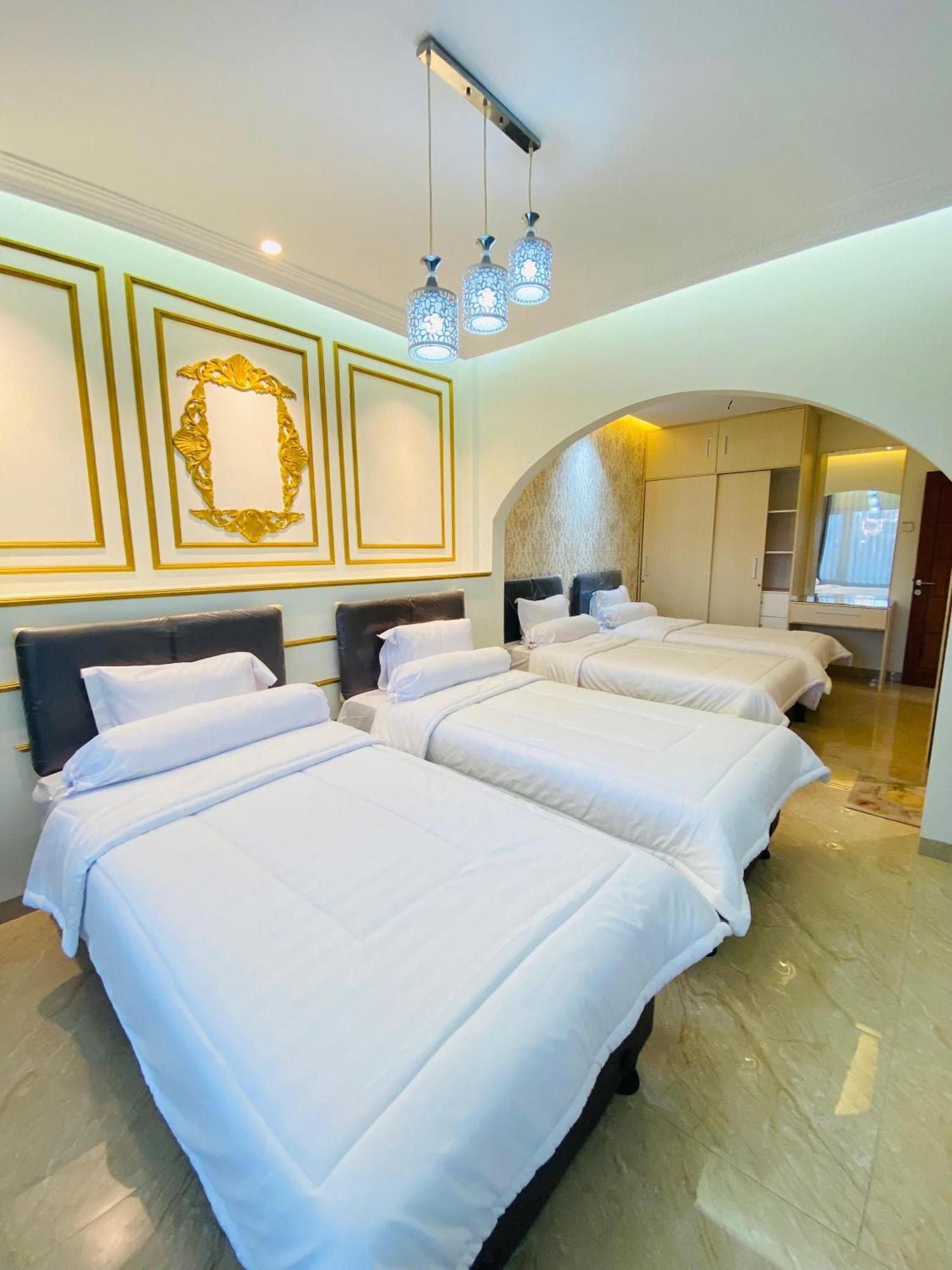 Villa Imperial Diamond Cibadak  ภายนอก รูปภาพ